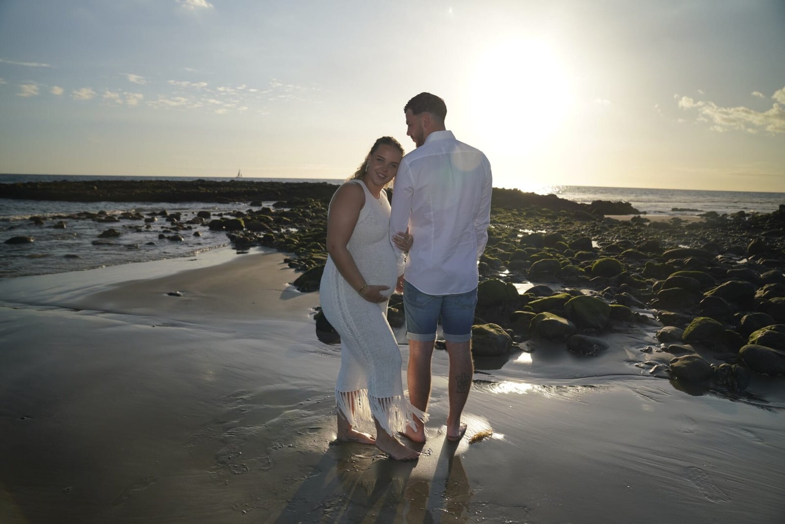 Pregnancy shoot on beach