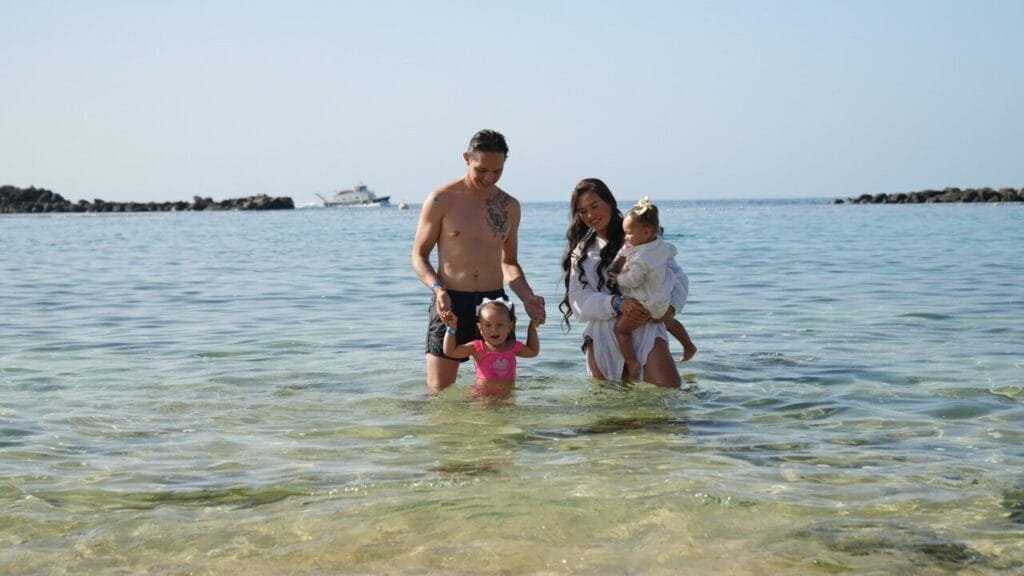 Family photoshoot at Amadores Beach