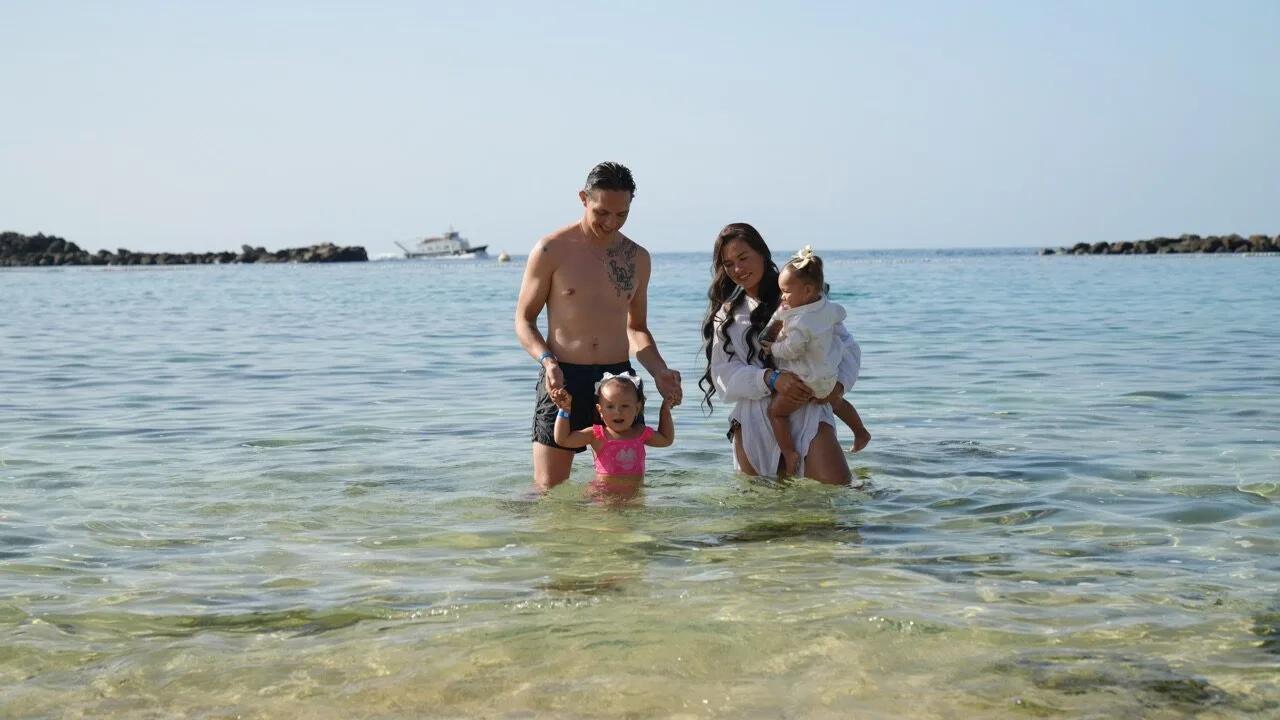 Playa de Amadores family photoshoot Gran Canaria turquoise water