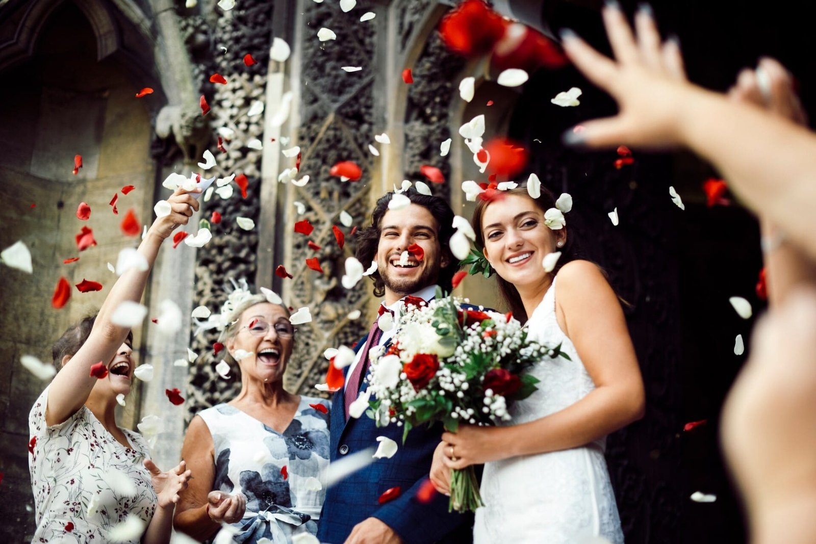 Family throwing rose petals wedding Gran Canaria