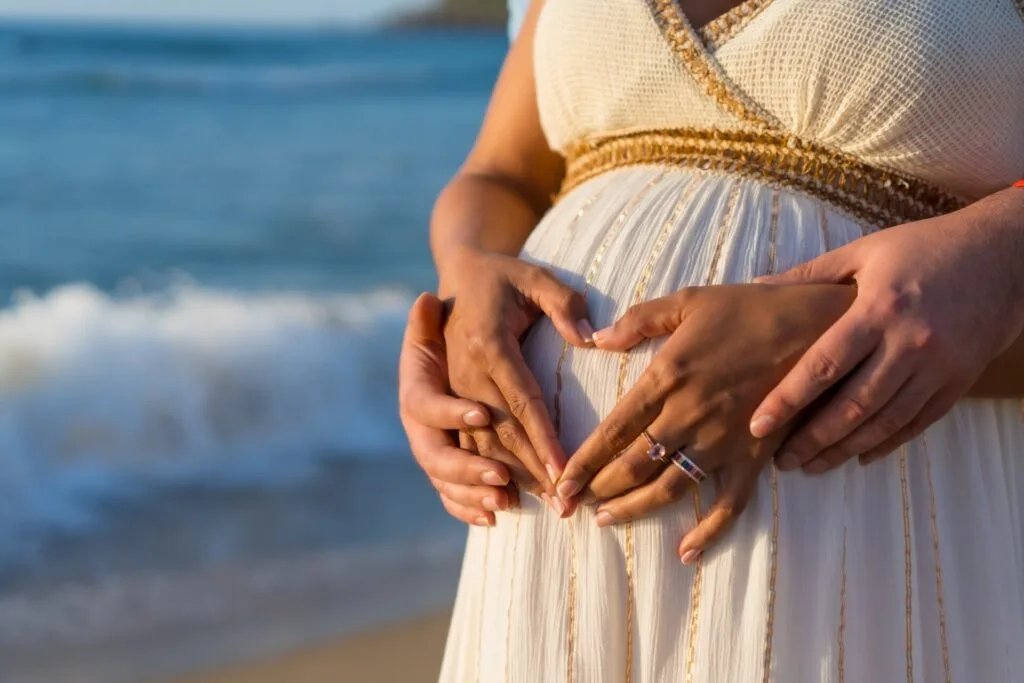 kvinna gravid fotografering