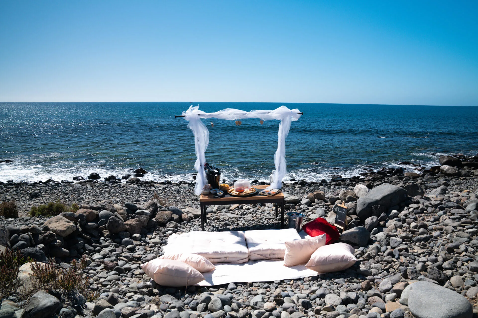 Picnic frontline beach Gran Canaria