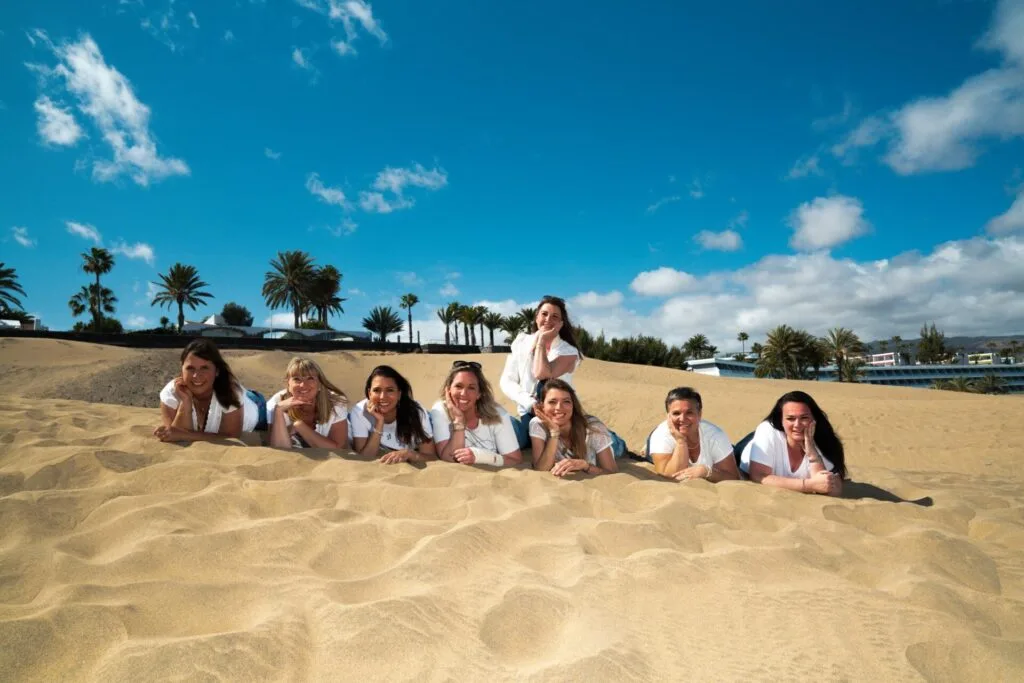 Friends photoshoot at maspalomas dunes
