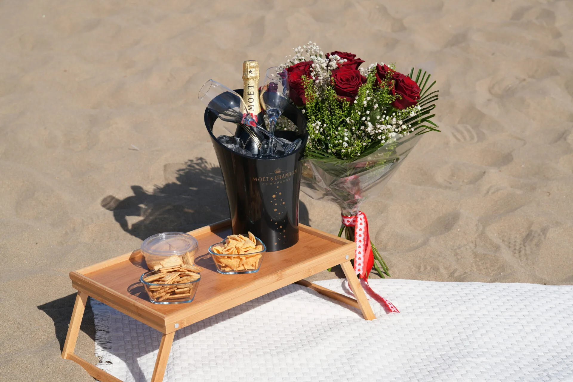 Red roses and champagne picnic Gran Canaria