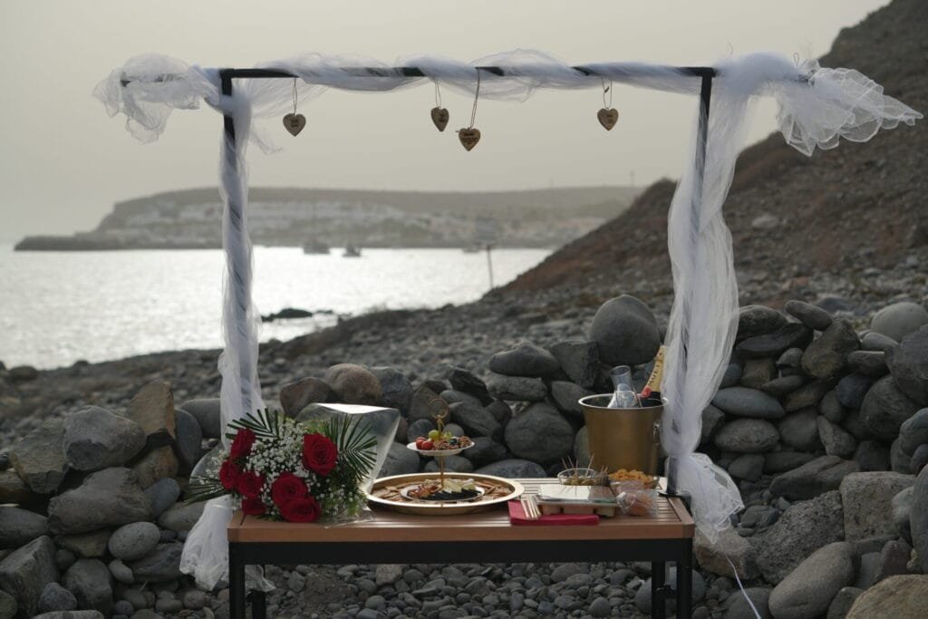 Picnic Photoshoot Meloneras Beach