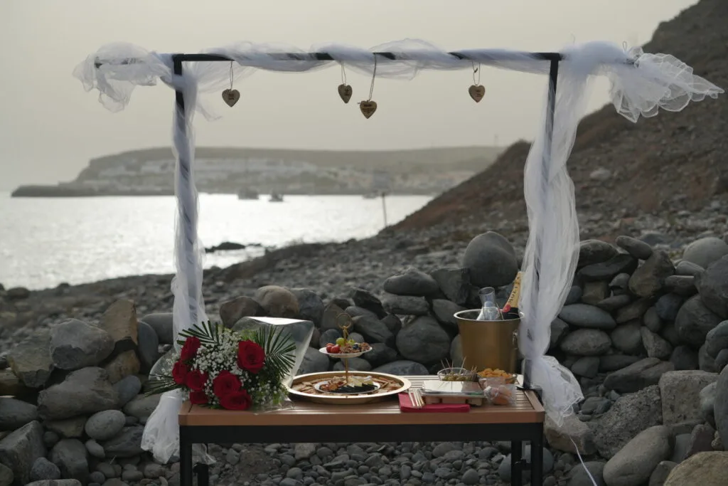 Sesión de Fotos de Picnic en la Playa de Meloneras