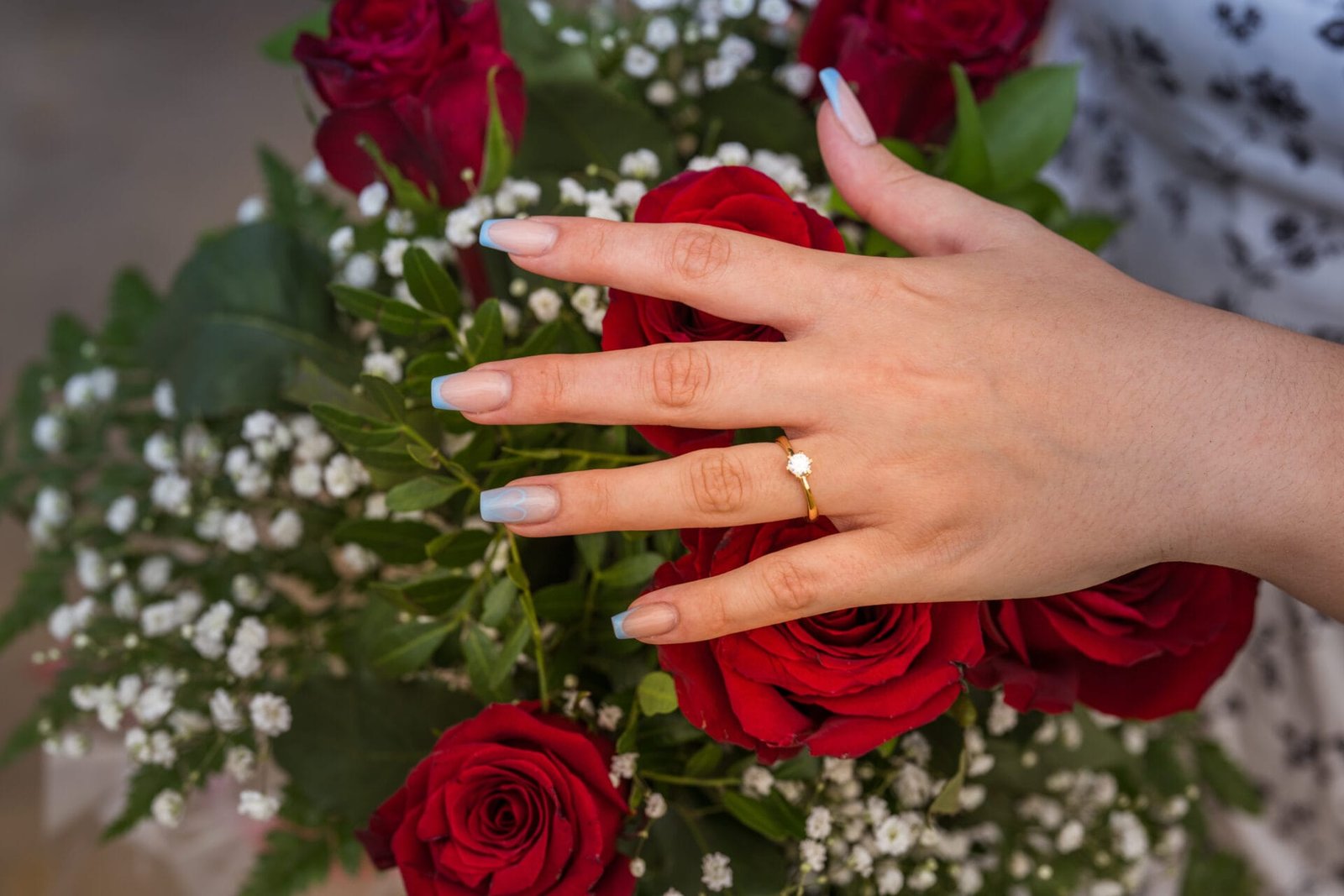 Proposal ring in roses