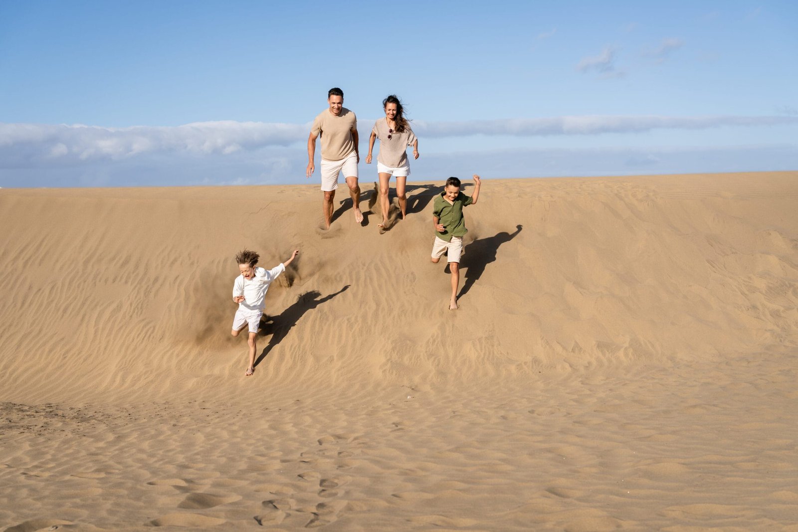 Couple photoshoot Maspalomas golden hour romantic