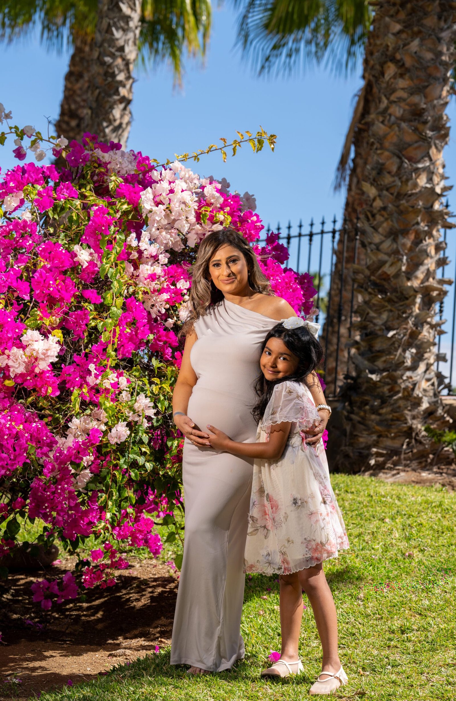 Maternity photoshoot flowering garden Puerto de Mogán Gran Canaria palms