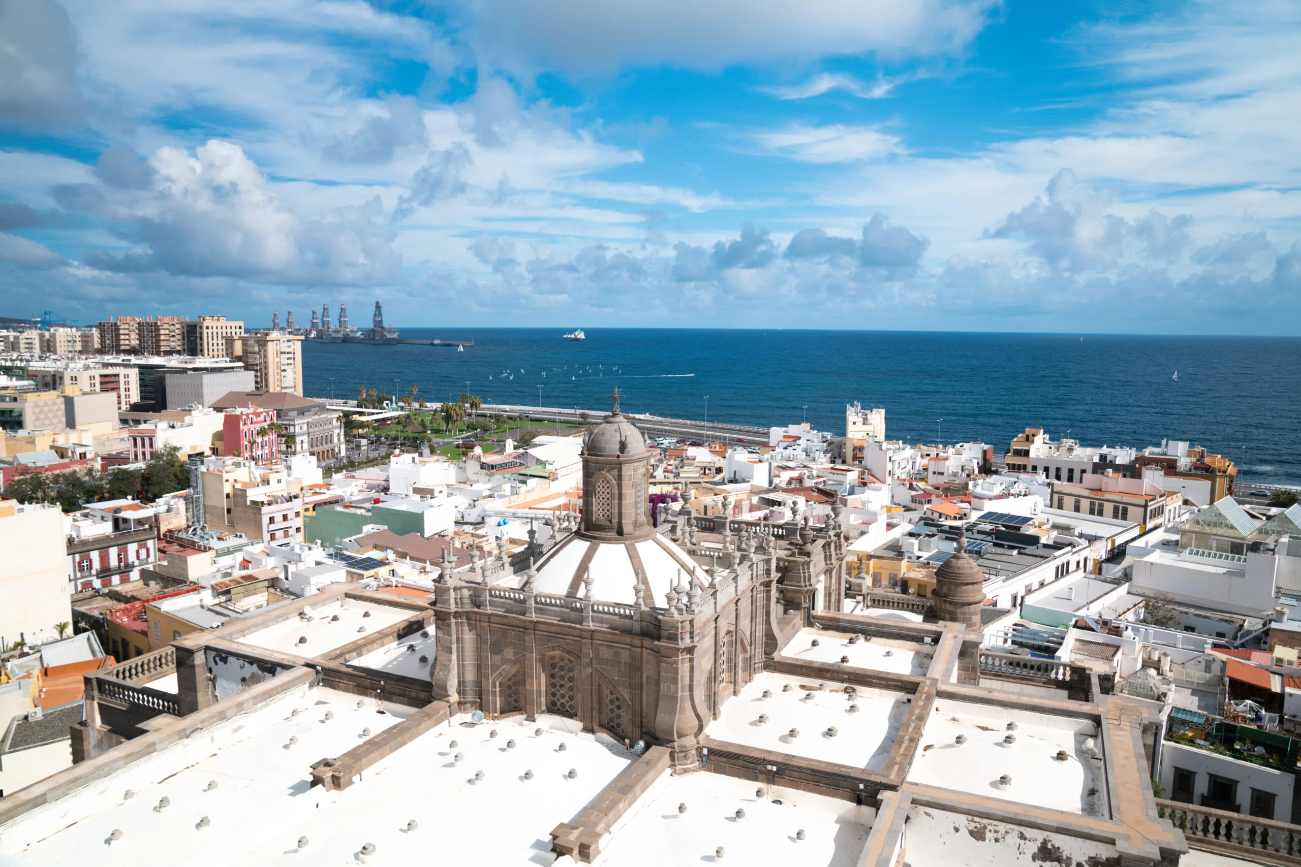 Luchtfoto Kathedraal Santa Ana haven Las Palmas de Gran Canaria Atlantische Oceaan