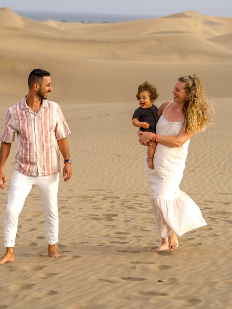 Family photoshoot in Maspalomas by Gran Canaria Photoshoot